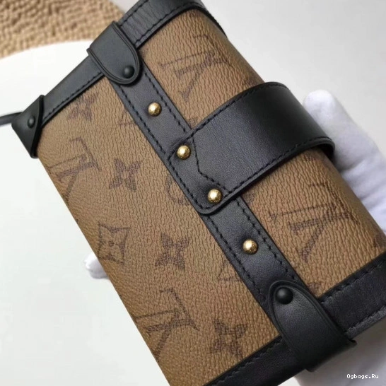 CHANELutch Louis Trunk Petite Malle Vuitton 0515
